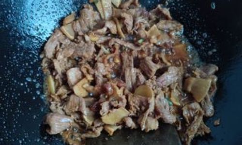 Mastering the Art of Stir-Fried Lamb:A Flavorful Journey from Prep to Plate