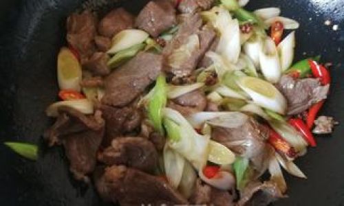 Mastering the Art of Stir-Fried Lamb:A Flavorful Journey from Prep to Plate