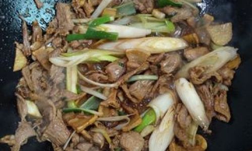 Mastering the Art of Stir-Fried Lamb:A Flavorful Journey from Prep to Plate