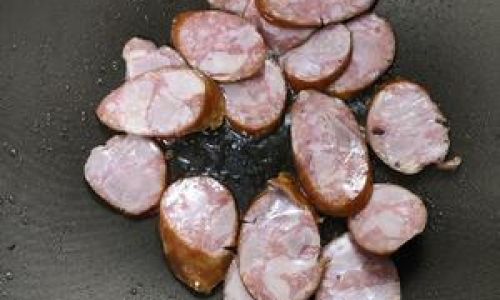 Mastering the Art of Stir-Fried Sausages:A Comprehensive Guide to Perfecting This Savory Delight
