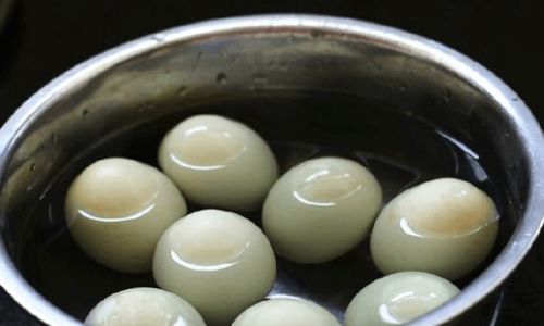 Mastering the Art of Stir-Fried Salted Duck Eggs:A Homely Delight from the Kitchen