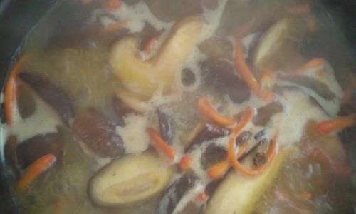 How to Make Hearty Clay Pot Noodles:A Step-by-Step Guide
