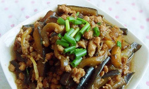 Mastering the Art of Making Minced Pork with Eggplant