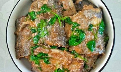 Mastering the Art of Making Stewed Hairtail Fish:A Comprehensive Guide