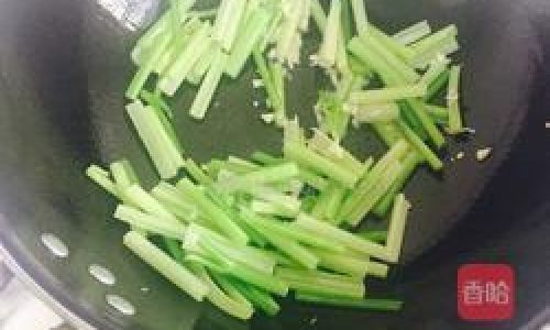 Mastering the Art of Stir-Frying Celery:A Step-by-Step Guide