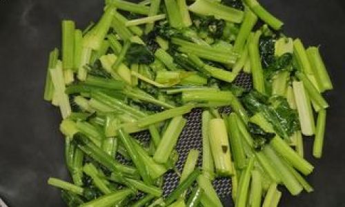 Mastering the Art of Stir-Frying Celery:A Step-by-Step Guide