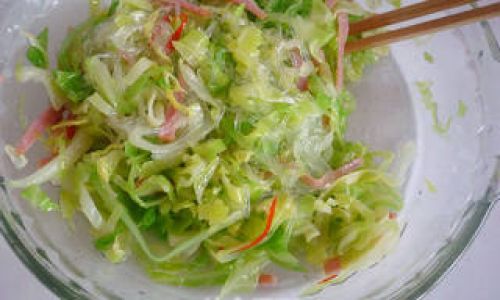 Mastering the Art of Making Spicy and Vinegared Cabbage Salad Qiangban Cabbage)