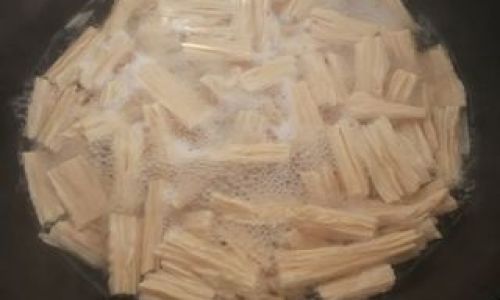 How to Make Spicy and Tangy Tofu Skin Salad