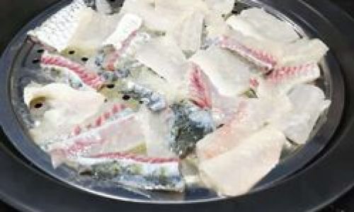 How to Make Steamed Fish in a Steam Pot:A Comprehensive Guide