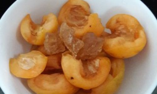 How to Make Steamed Loquat with Rock Sugar