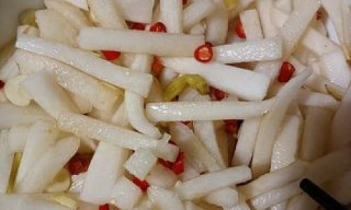 How to Make Pickled Radish with Chili Peppers