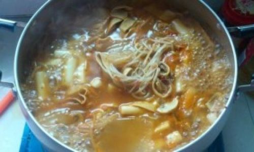 How to Make Kimchi Beef Seafood Soup:A Delicious Culinary Adventure