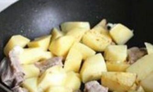 Mastering the Art of Pork Ribs and Potato Stew:A Comprehensive Guide
