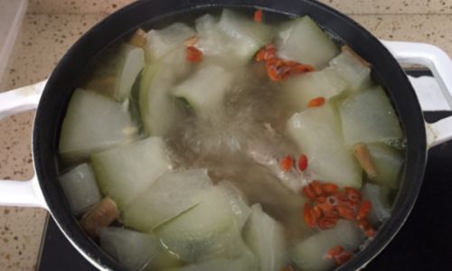Mastering the Art of Cooking Pork Ribs with Winter Melon