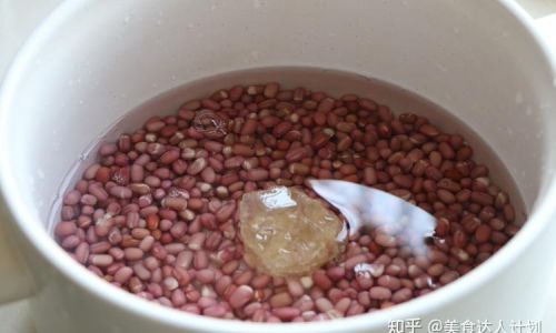 How to Make Glutinous Rice Flour and Cook Adzuki Beans:A Comprehensive Guide