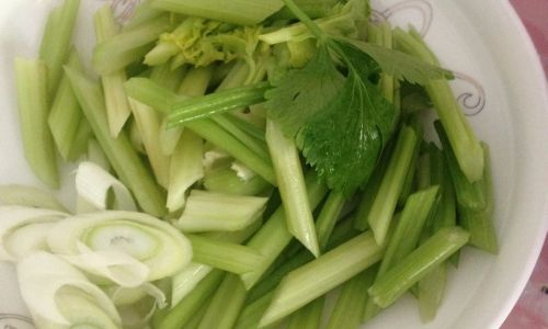 Comprehensive Recipes for Stir-Frying Celery with Sheeps Blood