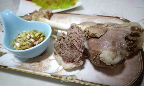 Mastering the Art of Cooking a Delicious Lamb Leg