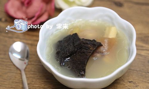 Discovering the Culinary Delights:Pairing Goats Hoof with Various Ingredients for a Delicious Soup