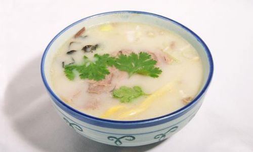 The Enigma of Why Lamb Soup Turns Yellower as It Simmers Longer