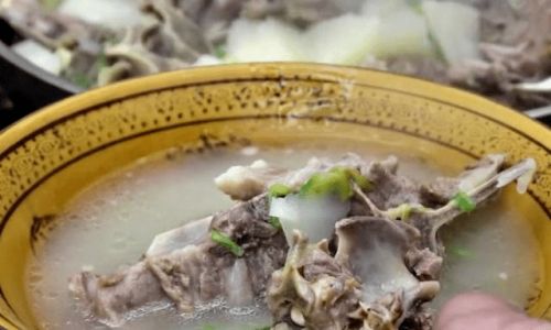 The Art of Crafting a Flavorful Goat Meat Soup:When to Add Cooking Wine