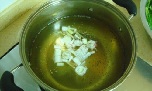 Can Spinach Be Added to Lamb Soup?An Exploration of Culinary Possibilities and Nutritional Benefits