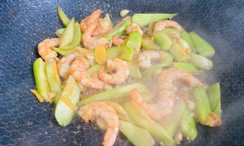 Mastering the Art of Stir-Fried Shrimp:A Comprehensive Guide to Perfecting This Classic Dish