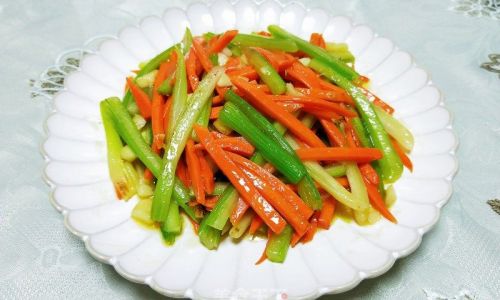 Mastering the Art of Stir-Fried Celery:A Step-by-Step Guide to Crispy,Flavorful Perfection