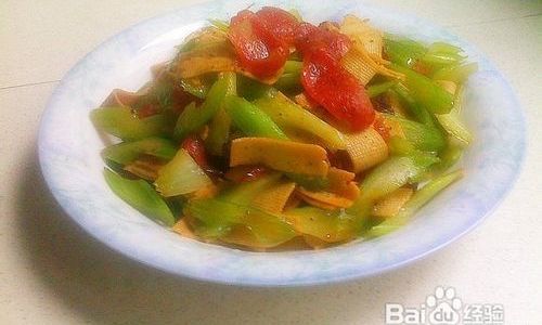 A Culinary Journey Through Hangzhou:Mastering the Art of Stir-Fried West Lake Lotus Root