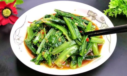 A Step-by-Step Guide to Mastering Stir-Fried Lettuce Leaves:A Flavorful and Nutritious Dish