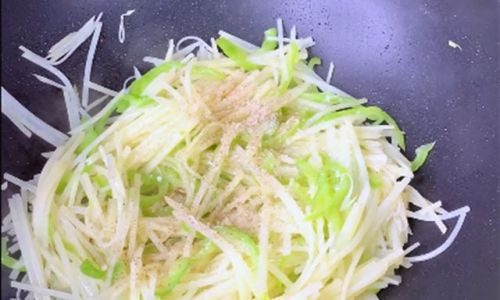 Mastering the Art of Stir-Fried Potatoes:Unveiling the Perfect Cooking Time for Culinary Excellence