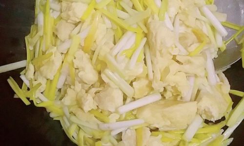 Mastering the Art of Cooking Garlic Sprouts:Delicious and Simple Recipes to Elevate Your Meals