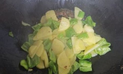 How to Prepare Crispy and Flavorful Stir-Fried Yam Beans:A Step-by-Step Guide