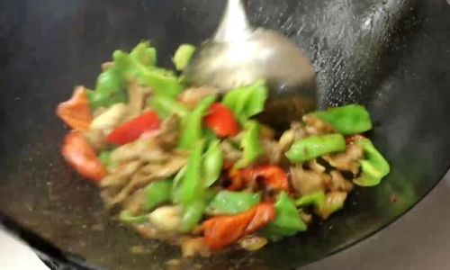 Mastering the Art of Stir-Frying Meat:Expert Tips to Prevent Sticking and Achieve Perfect Texture