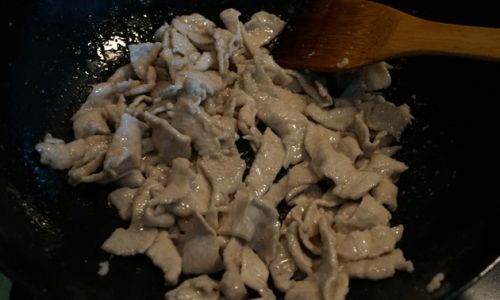 Mastering the Art of Stir-Frying Meat Slices:Perfect Timing for Culinary Excellence