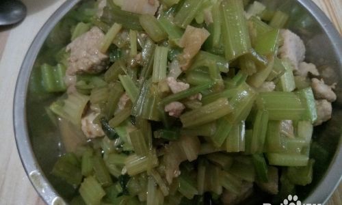 Mastering the Art of Simple and Delicious Stir-Fried Celery:A Comprehensive Guide