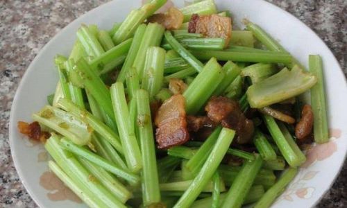 Mastering the Art of Simple and Delicious Stir-Fried Celery:A Comprehensive Guide