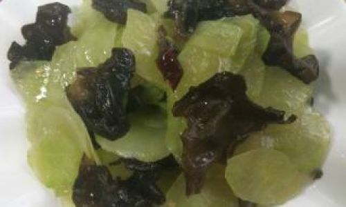 How to Cook Wood Ear Mushroom and Lettuce Stir-Fry with Chicken Slices