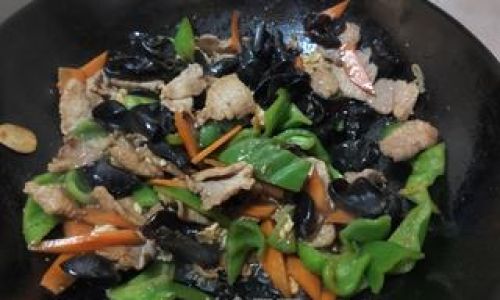 Mastering the Art of Stir-Frying Wood Ear Mushrooms with Pork