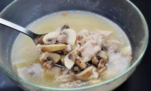 How to Make a Delicious Mushroom and Pork Slice Soup