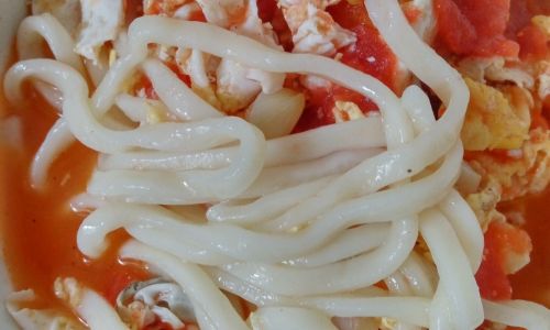 How to Make a Delicious Tomato-Based Sauce for Noodles