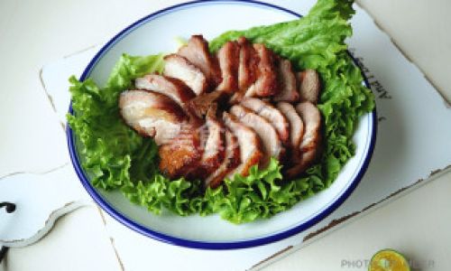 How to Make Honey-Glazed Plum Pork