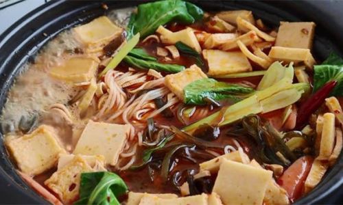 Mastering the Art of Making Delicious Mifen Rice Noodles)