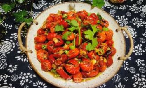 How to Cook Spicy Crayfish Tails:A Step-by-Step Guide