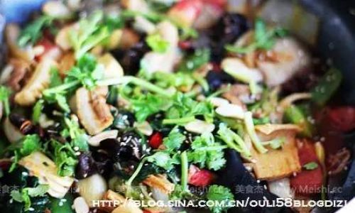 How to Make Spicy and Aromatic Hotpot Seasoning