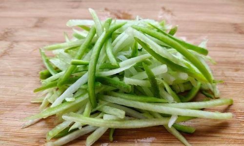 How to Make Green Radish Shreds with Vermicelli Noodles