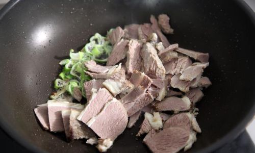 A Homestyle Recipe for Lamb Stew:A Hearty and Comforting Dish