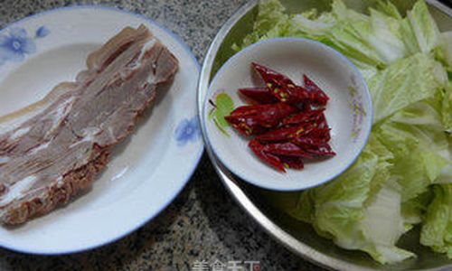 Mastering the Art of Stir-Frying Mutton with Chinese Cabbage