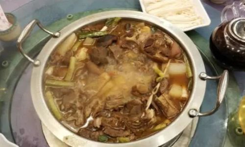 The Art of Crafting the Perfect Sauce for Goat Meat Stew