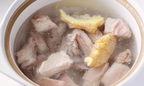 Mastering the Art of Crafting a Delicious Lamb Chop and Chinese Yam Soup