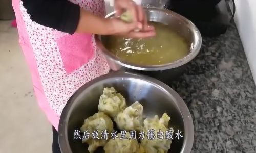 Mastering the Art of Simple yet Delicious Lamb Ribs Stew with Sauerkraut